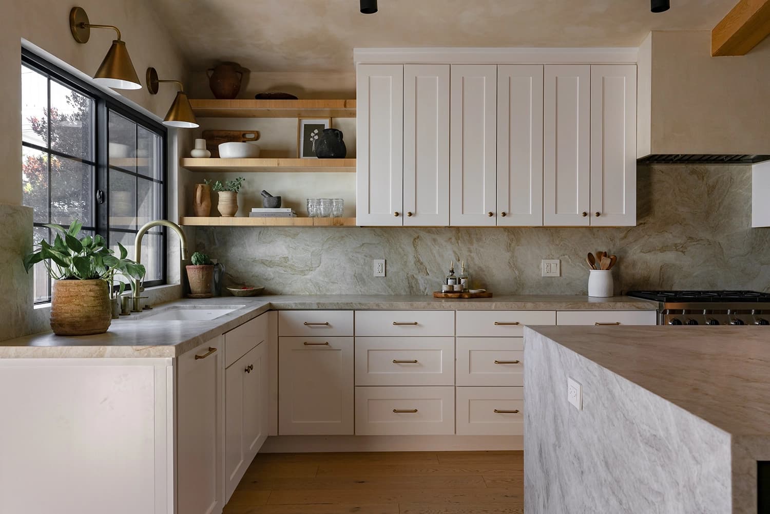 Los Angeles real estate photography of a modern kitchen