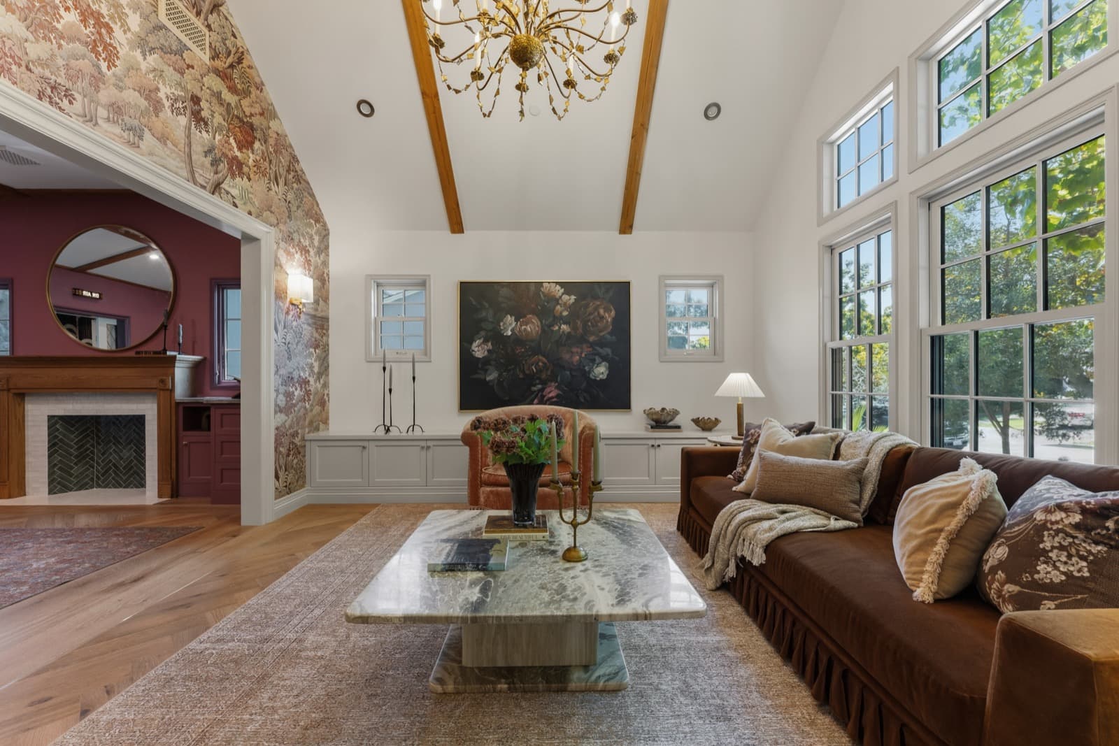 Our Favorite Shoot of August: 224 N Bowling Green Way, Brentwood